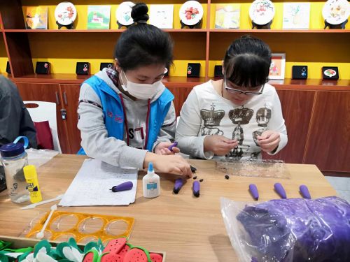 残疾人手工艺心工坊 为心智障碍者开启新希望的手工艺品之路